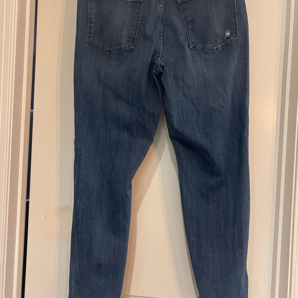 Judy Blue Medium Wash Boyfriend Jeans with Distressing - Picture 6 of 6